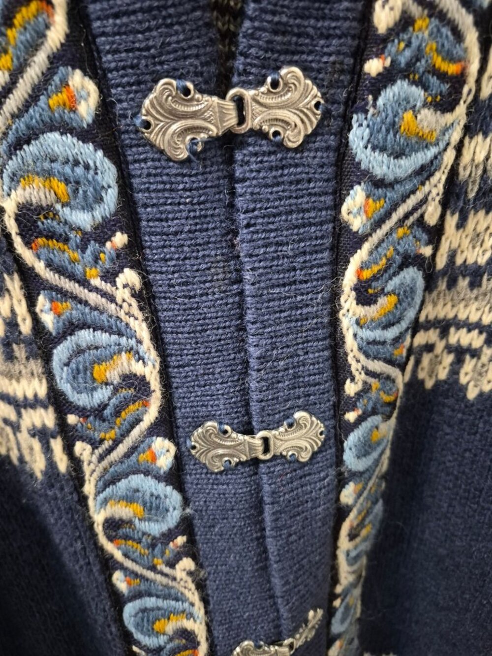 Nordstrikk Norwegian Wool Cardigan Sweater Ornate Clasps Embroidered Trim M READ - Picture 4 of 7